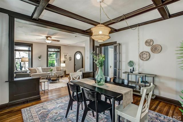 3710 Gustine Avenue, St Louis, MO 63116