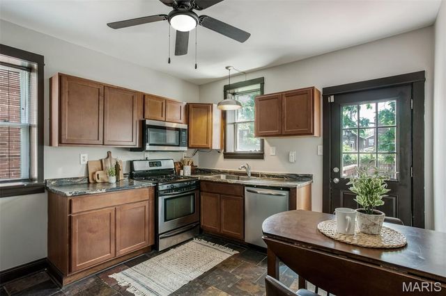 3710 Gustine Avenue, St Louis, MO 63116