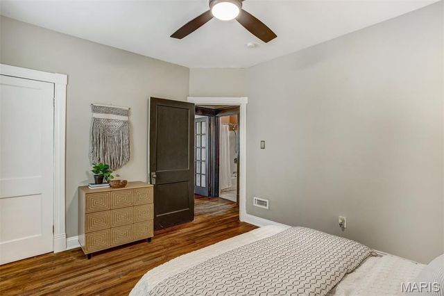 3710 Gustine Avenue, St Louis, MO 63116
