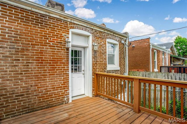 3710 Gustine Avenue, St Louis, MO 63116
