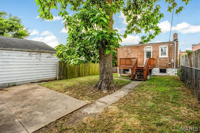 3710 Gustine Avenue, St Louis, MO 63116