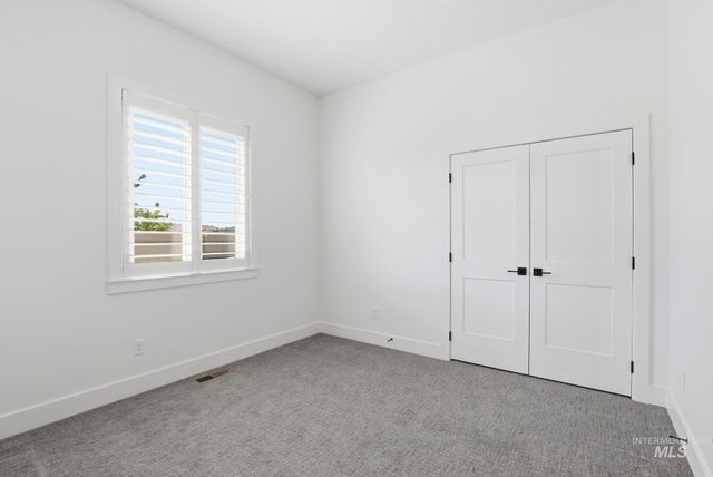 11371 W Heliopsis Dr, Star, ID 83669