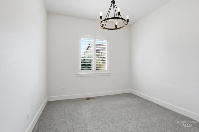 11371 W Heliopsis Dr, Star, ID 83669