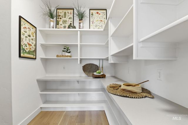 11371 W Heliopsis Dr, Star, ID 83669