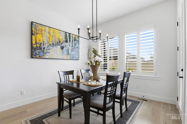 11371 W Heliopsis Dr, Star, ID 83669