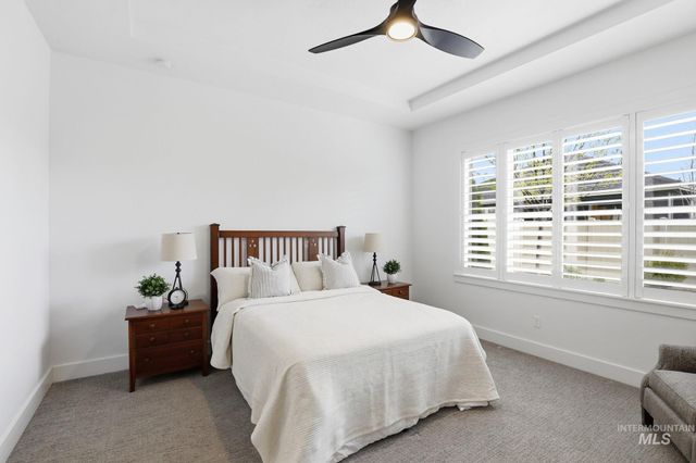 11371 W Heliopsis Dr, Star, ID 83669