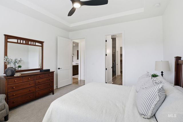 11371 W Heliopsis Dr, Star, ID 83669