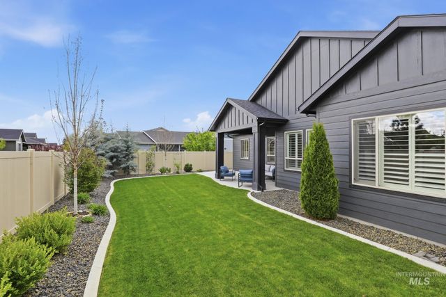 11371 W Heliopsis Dr, Star, ID 83669