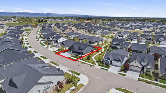 11371 W Heliopsis Dr, Star, ID 83669