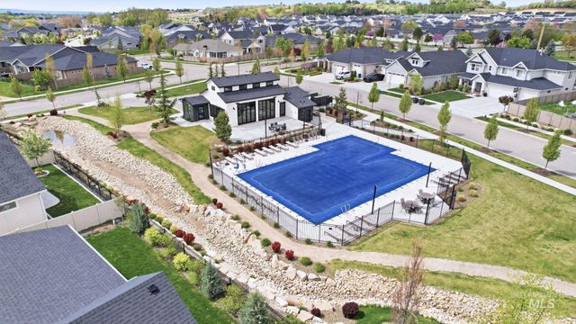 11371 W Heliopsis Dr, Star, ID 83669