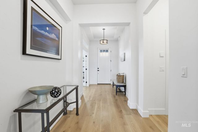 11371 W Heliopsis Dr, Star, ID 83669