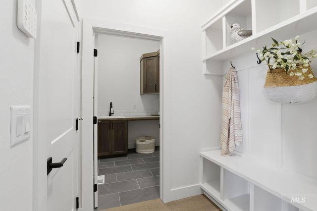 11371 W Heliopsis Dr, Star, ID 83669