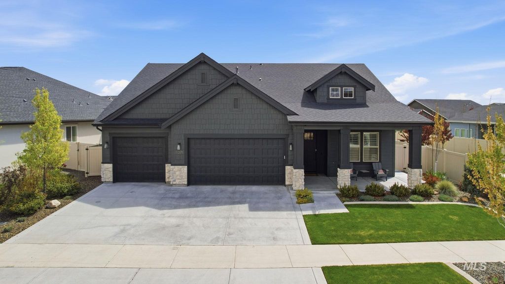 11371 W Heliopsis Dr, Star, ID 83669