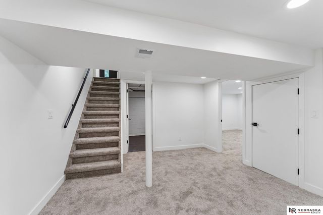 445 S 85th Street, Omaha, NE 68114