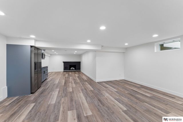 445 S 85th Street, Omaha, NE 68114