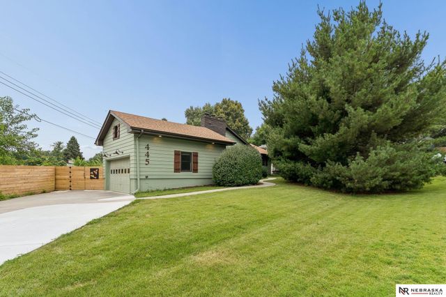 445 S 85th Street, Omaha, NE 68114