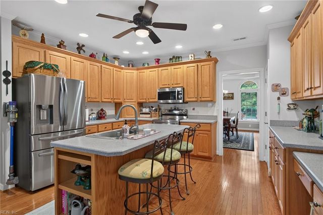 1 Black Oak CT, Poquoson, VA 23662