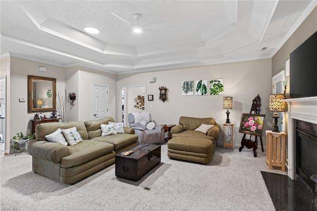 1 Black Oak CT, Poquoson, VA 23662