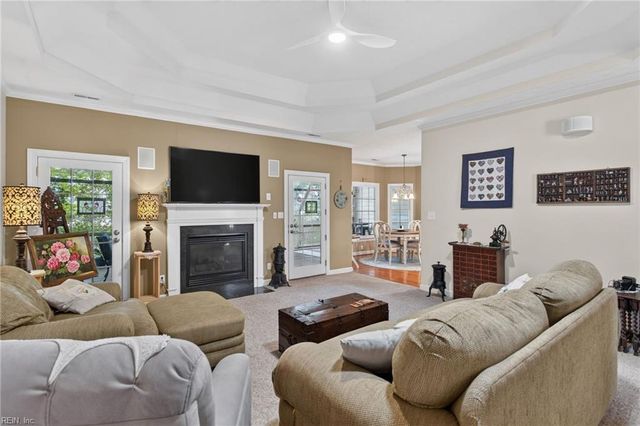1 Black Oak CT, Poquoson, VA 23662