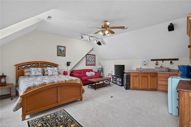1 Black Oak CT, Poquoson, VA 23662