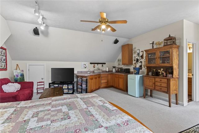 1 Black Oak CT, Poquoson, VA 23662