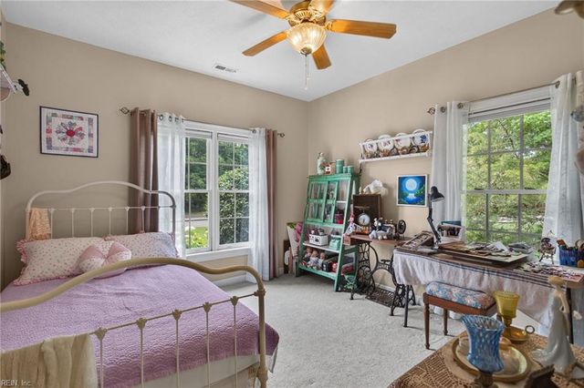 1 Black Oak CT, Poquoson, VA 23662