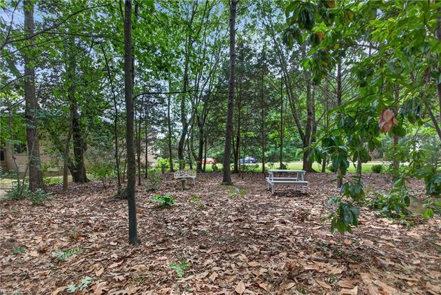 1 Black Oak CT, Poquoson, VA 23662