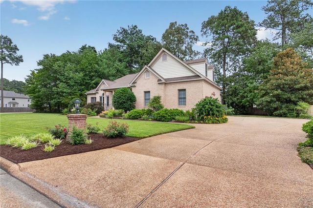 1 Black Oak CT, Poquoson, VA 23662