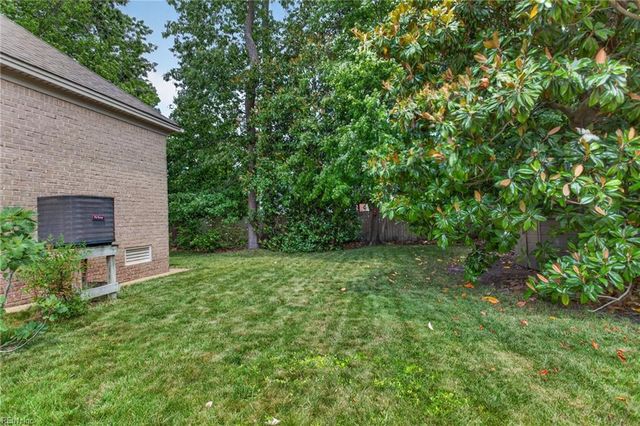 1 Black Oak CT, Poquoson, VA 23662