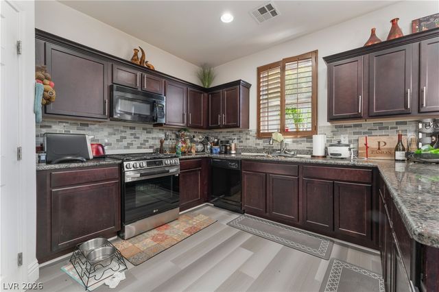 6847 Compass Cove Avenue, Las Vegas, NV 89142