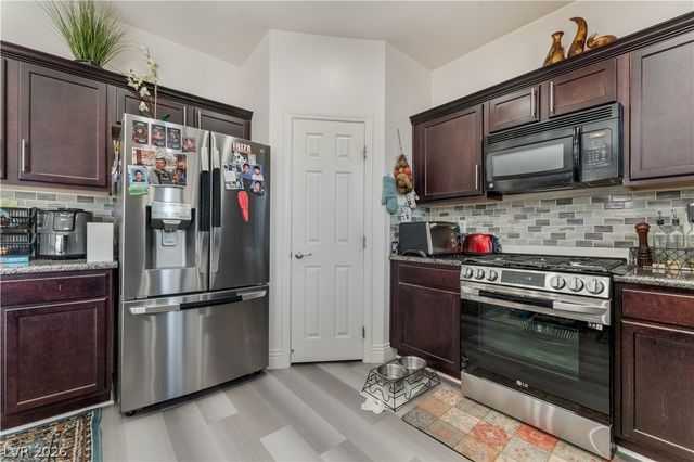 6847 Compass Cove Avenue, Las Vegas, NV 89142