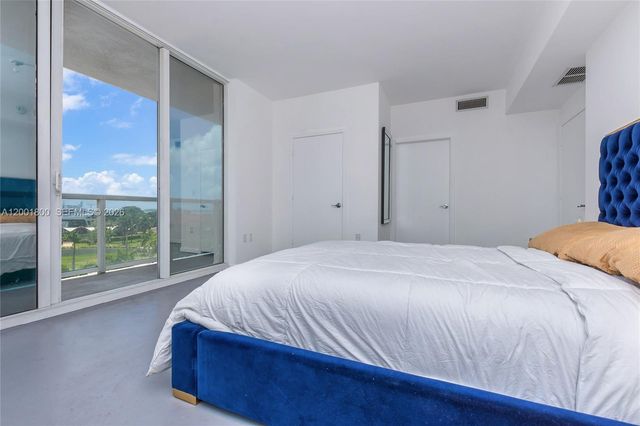 244 Biscayne Blvd 502, Miami, FL 33132