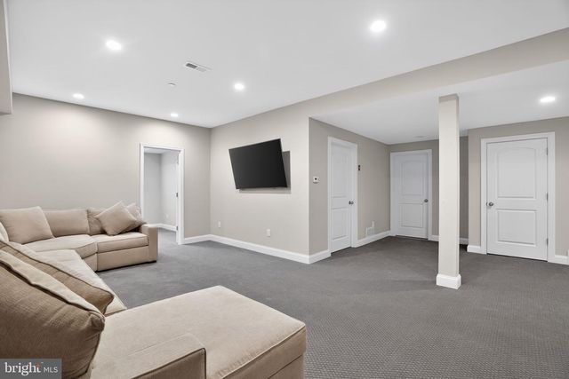 319 WHITEMARSH DR, Flourtown, PA 19031