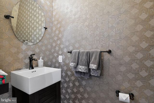 319 WHITEMARSH DR, Flourtown, PA 19031