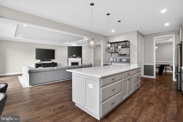 319 WHITEMARSH DR, Flourtown, PA 19031