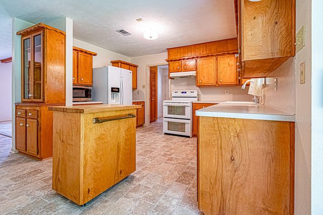 1002 Willson Road, Livingston, TX 77351