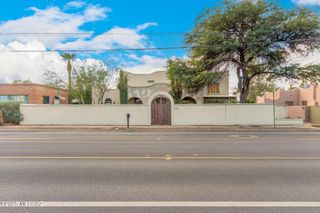 915 N Tucson Boulevard, Tucson, AZ 85716