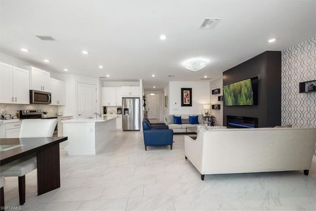 16520 Seagate PL, Bonita Springs, FL 34135