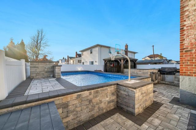 256 Division Avenue, Massapequa, NY 11758