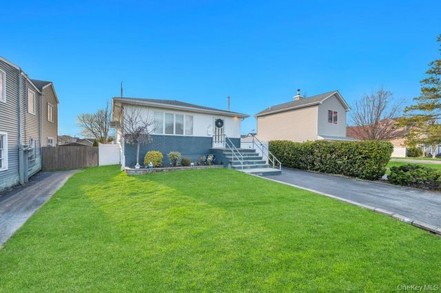 256 Division Avenue, Massapequa, NY 11758