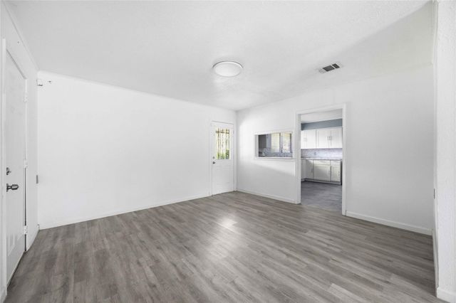 5919 Van Fleet Street, Houston, TX 77033