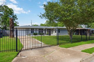 5919 Van Fleet Street, Houston, TX 77033