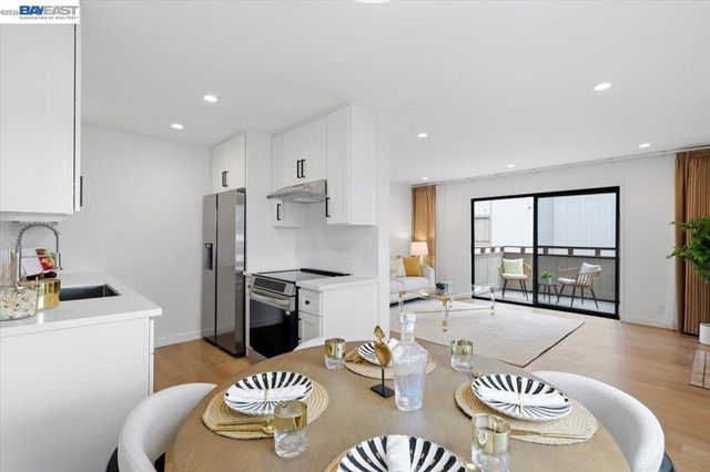 25055 25055 COPA DEL ORO DR 102, Hayward, CA 94545