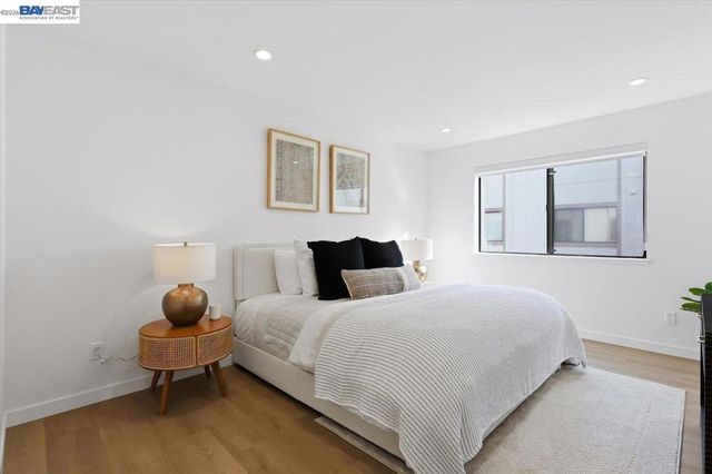 25055 25055 COPA DEL ORO DR 102, Hayward, CA 94545