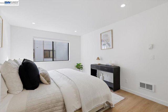 25055 25055 COPA DEL ORO DR 102, Hayward, CA 94545