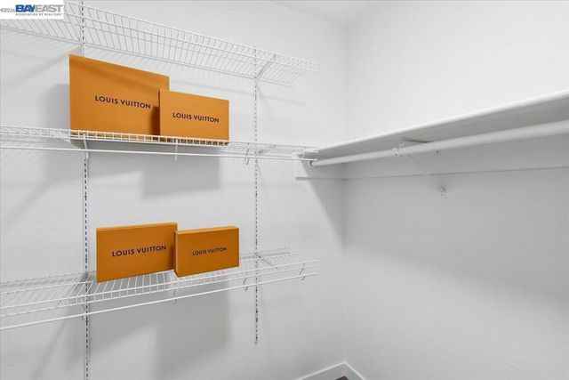 25055 25055 COPA DEL ORO DR 102, Hayward, CA 94545