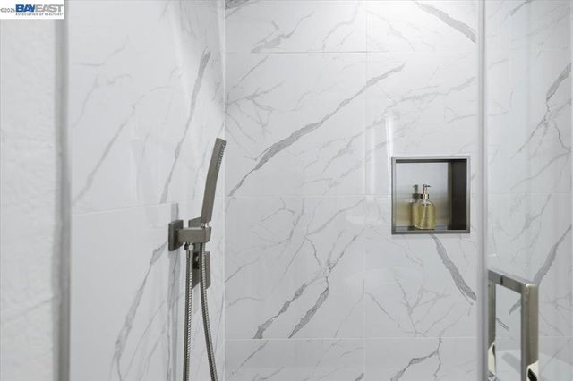 25055 25055 COPA DEL ORO DR 102, Hayward, CA 94545