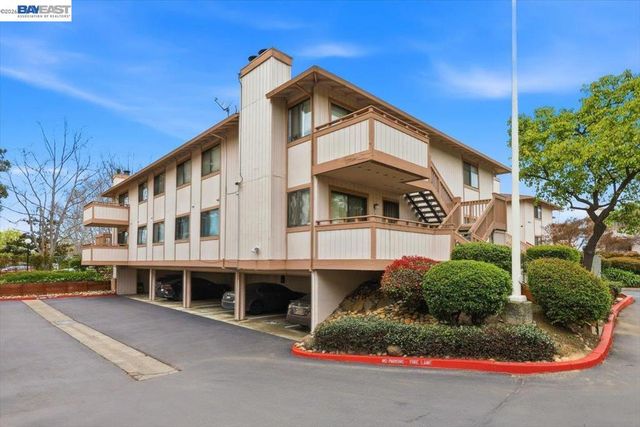 25055 25055 COPA DEL ORO DR 102, Hayward, CA 94545