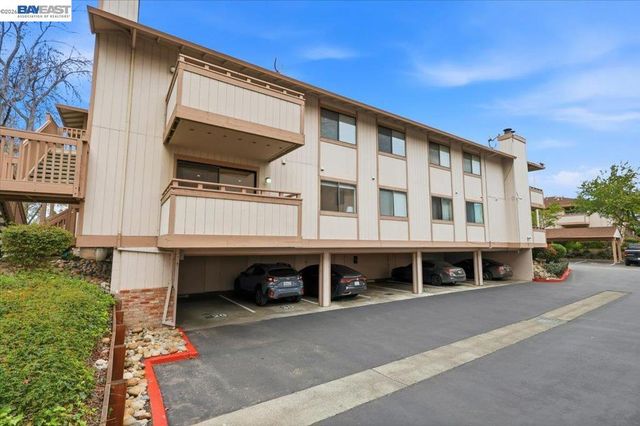 25055 25055 COPA DEL ORO DR 102, Hayward, CA 94545