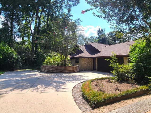 475 Monticello Park, Conroe, TX 77302